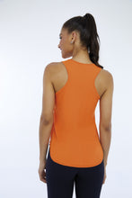 Załaduj obraz do przeglądarki galerii, Model Back: Alto Giro Fitness Haut Regata Skin Fit Inspiracional Laranja Orangeade
