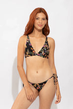 Załaduj obraz do przeglądarki galerii, Model Front: Rio De Sol Haut Top Flora Alba