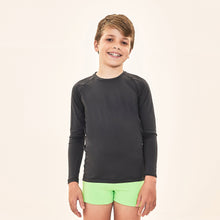 Załaduj obraz do przeglądarki galerii, Model Front: Uv Line T-Shirt Acqua Qr Code Preto Upf50+