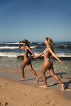 Załaduj obraz do przeglądarki galerii, Image 11: Wednesday In Hawaii By Rio De Sol Haut Top Pacifica Ana