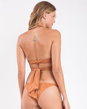 Załaduj obraz do przeglądarki galerii, Image 05: Rio De Sol Ensemble Set Nocciola Dune Cheeky-Fixa