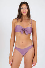 Załaduj obraz do przeglądarki galerii, Model Front: Rio De Sol Ensemble Set Shimmer-Harmonia Bandeau-Knot Essential