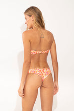 Załaduj obraz do przeglądarki galerii, Model Back: Rio De Sol Haut Top Ditsy-Butter Sara