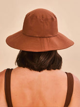 Załaduj obraz do przeglądarki galerii, Model Back: Uv Line Chapeau Souple/Capeline Lyon Conhaque Upf50+
