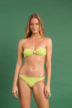 Załaduj obraz do przeglądarki galerii, Image 12: Rio De Sol Ensemble Set Bora-Citrus Bandeau-Joy Leblon