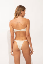 Załaduj obraz do przeglądarki galerii, Model Back: Rio De Sol Ensemble Set Brisa-Offwhite Sara Eden