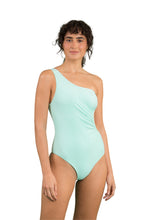 Załaduj obraz do przeglądarki galerii, Model Front: Rio De Sol Une Pièce Malibu-Menta Maeve