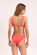 Załaduj obraz do przeglądarki galerii, Model Back: Rio De Sol Haut Top Malibu-Folia Amelia