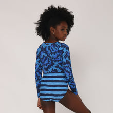Załaduj obraz do przeglądarki galerii, Model Back: Uv Line Deux Pièces Fille Maio Marina Teen Oceano Upf50+
