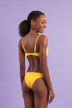 Załaduj obraz do przeglądarki galerii, Image 11: Rio De Sol Ensemble Set Malibu-Yellow Bandeau-Duo Essential