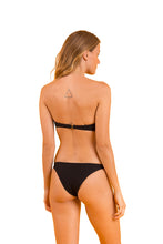 Załaduj obraz do przeglądarki galerii, Model Back: Rio De Sol Ensemble Set Bora-Black Bandeau-Joy Leblon