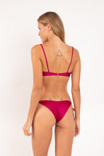 Załaduj obraz do przeglądarki galerii, Model Back: Rio De Sol Bas Bottom Shimmer-Desejo Cheeky-Tie-Gold