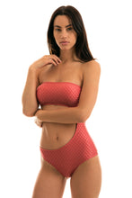 Załaduj obraz do przeglądarki galerii, Model Front: Rio De Sol Une Pièce Body Kiwanda Madras Rio