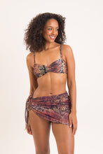 Załaduj obraz do przeglądarki galerii, Model Front: Rio De Sol Jupe De Page Cobra Mini-Sarong