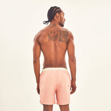 Załaduj obraz do przeglądarki galerii, Model Back: Uv Line Bermuda / Short Pour Homme Shorts Boxer Rose Upf50+