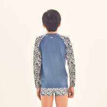 Załaduj obraz do przeglądarki galerii, Model Back: Uv Line T-Shirt Rash Guard Kids Costela Aco Off White Upf50+