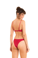 Załaduj obraz do przeglądarki galerii, Model Back: Rio De Sol Haut Top Shimmer-Divino Bandeau-Joy