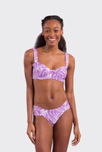 Załaduj obraz do przeglądarki galerii, Model Front: Rio De Sol Ensemble Set Trail-Purple Amelia Baobi