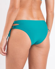 Załaduj obraz do przeglądarki galerii, Image 05: Rio De Sol Bas Bottom Grove Madrid