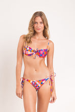 Załaduj obraz do przeglądarki galerii, Model Front: Rio De Sol Ensemble Set Funny Balconet-Tie Ibiza-Comfy
