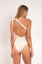 Załaduj obraz do przeglądarki galerii, Model Back: Rio De Sol Une Pièce Brisa-Offwhite Sienna