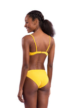 Załaduj obraz do przeglądarki galerii, Model Back: Rio De Sol Ensemble Set Malibu-Yellow Balconet Essential-Comfy