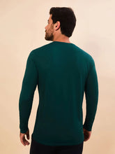 Załaduj obraz do przeglądarki galerii, Model Back: Uv Line T-Shirt Longsleeve Masc New Fit Petroleo Upf50+
