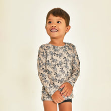 Załaduj obraz do przeglądarki galerii, Model Front: Uv Line T-Shirt Longsleeve Baby Zebra Upf50+