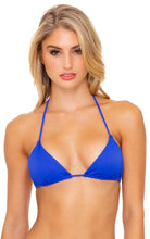 Załaduj obraz do przeglądarki galerii, Model Front: Luli Fama Haut Top Seamless Blue My Mind Orillas