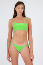 Załaduj obraz do przeglądarki galerii, Model Front: Rio De Sol Ensemble Set Lemon Bandeau-Reto Ibiza-Comfy