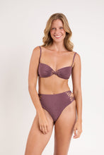 Załaduj obraz do przeglądarki galerii, Model Front: Rio De Sol Ensemble Set Malibu-Ebano Bandeau-Iris Highwaist-Spin-Iris