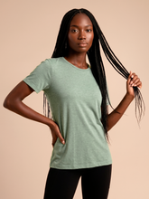 Załaduj obraz do przeglądarki galerii, Gallery: Uv Line T-Shirt T-Shirt Fem New Fit Mix Green Upf50+
