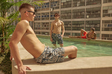 Załaduj obraz do przeglądarki galerii, Image 12: Uv Line Bermuda / Short Pour Homme Shorts Costela Aco Upf50+