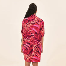 Załaduj obraz do przeglądarki galerii, Model Back: Uv Line Chemise Shirtdress Copacabana Upf50+