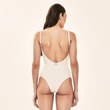 Załaduj obraz do przeglądarki galerii, Model Back: Uv Line Une Pièce Duna Body Textura Upf50+