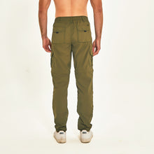 Załaduj obraz do przeglądarki galerii, Model Back: Uv Line Fitness Bas Chelsea Verde Militar Upf50+