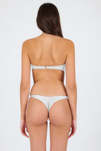 Załaduj obraz do przeglądarki galerii, Model Back: Rio De Sol Bas Bottom Shimmer-White Nice-Fio