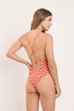Załaduj obraz do przeglądarki galerii, Model Back: Rio De Sol Une Pièce Floral-Scales Sunny