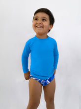 Załaduj obraz do przeglądarki galerii, Model Front: Rio De Sol T-Shirt Jacinto Rash-Guard Kids