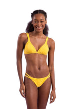 Załaduj obraz do przeglądarki galerii, Model Front: Rio De Sol Ensemble Set Malibu-Yellow Tri-Duo Mini-Duo