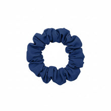 Załaduj obraz do przeglądarki galerii, Product Front: Rio De Sol Chouchou Navy Scrunchie