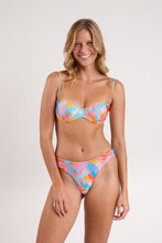 Załaduj obraz do przeglądarki galerii, Model Front: Rio De Sol Haut Top Cloud Kelli