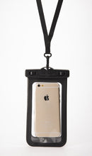 Załaduj obraz do przeglądarki galerii, Model Back: Seawag Sac De Plage Waterproof Case Black