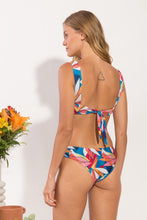 Załaduj obraz do przeglądarki galerii, Model Back: Rio De Sol Ensemble Set Maui Halter-Cos Madrid