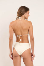 Załaduj obraz do przeglądarki galerii, Model Back: Rio De Sol Bas Bottom Off-White Hotpants