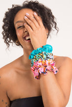 Załaduj obraz do przeglądarki galerii, Image 02: Rio De Sol Chouchou Amore-Pink Scrunchie