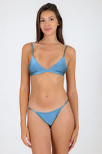 Załaduj obraz do przeglądarki galerii, Model Front: Rio De Sol Ensemble Set Shimmer-Baltic-Sea Tri-Fixo California
