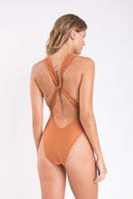 Załaduj obraz do przeglądarki galerii, Model Back: Rio De Sol Une Pièce Nocciola Riviera