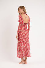Załaduj obraz do przeglądarki galerii, Model Back: Rio De Sol Vêtement De Plage Floral-Scales Dress Lucy