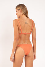 Załaduj obraz do przeglądarki galerii, Model Back: Rio De Sol Haut Top Sand-Argila Alba